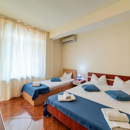 Margo Guest house *