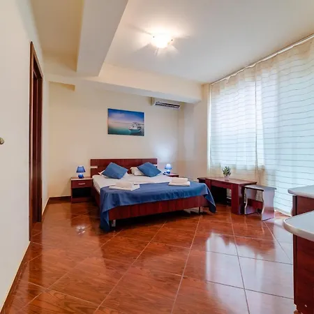 Margo Guest house *