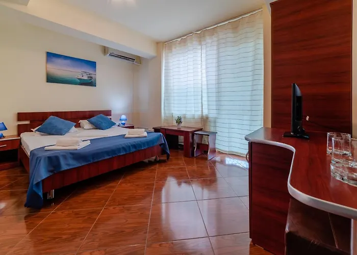 Margo 3* אפורי נורד